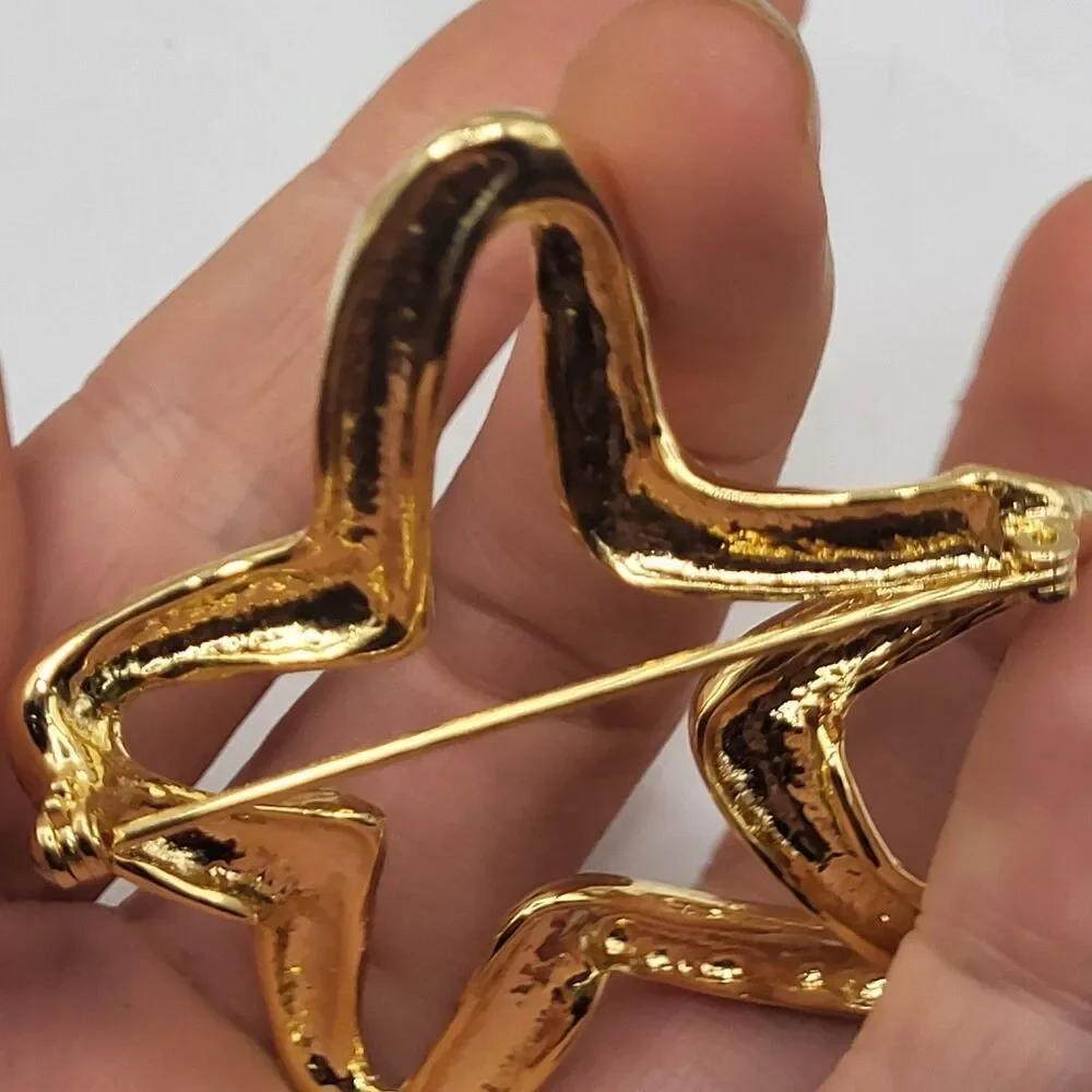 Vintage 60s Gold Tone Stylized Open Star Brooch 1.5in